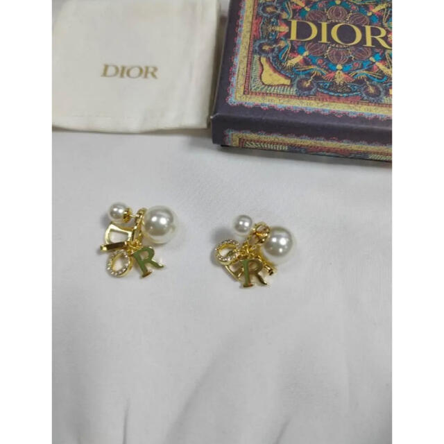 DIOR パールピアス DIOR パールピアス