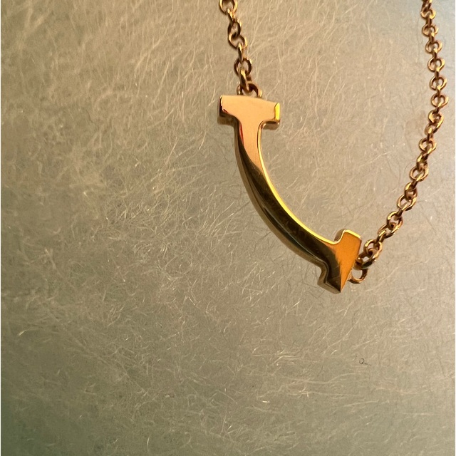 Tiffany & Co.(ティファニー)のティファニーTスマイルネックレスミニ　ピンクゴールド レディースのアクセサリー(ネックレス)の商品写真