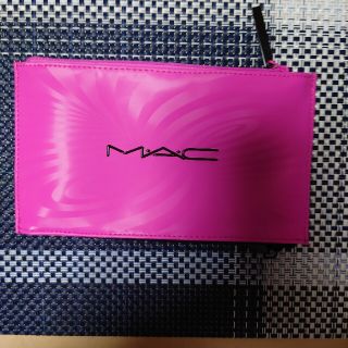 マック(MAC)の即日発送！可愛いっ！！【新品・未使用】MAC ウェーブユアワンドブラシキット(チーク/フェイスブラシ)