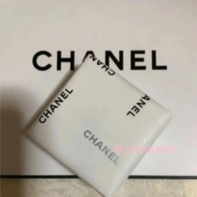 えくださいⅬ CHANEL 05 新品の通販 by PECOPEKOの実 プロフ必読お願いします|シャネルならラクマ - シャネル リップ&チークボーム No.1シャネル ⓖベースメイ
