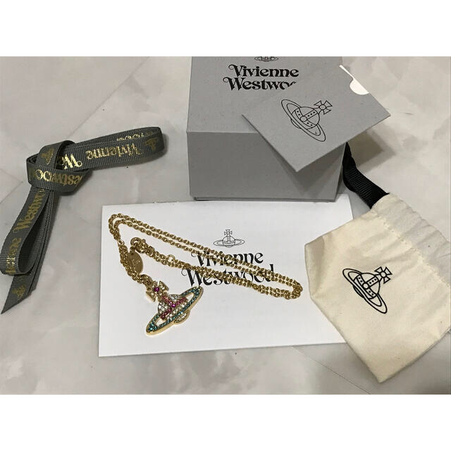 Vivienne Westwood(ヴィヴィアンウエストウッド)の【新品】ヴィヴィアン / ネックレス / オーブ / 保証書有 レディースのアクセサリー(ネックレス)の商品写真