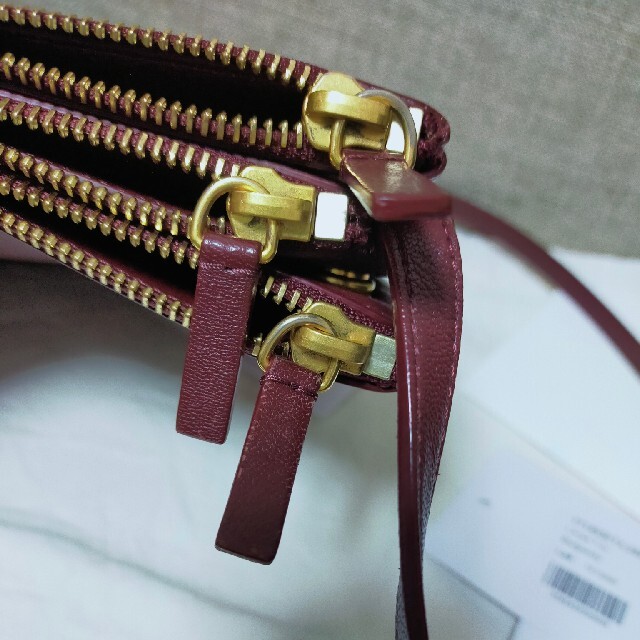celine(セリーヌ)の専用CELINEトリオラージ　バーガンディ レディースのバッグ(ショルダーバッグ)の商品写真
