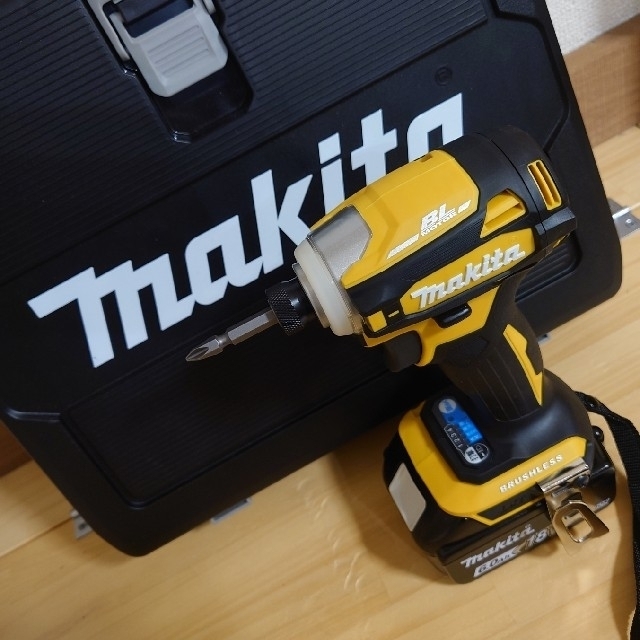 高価 マキタインパクトドライバTD172DGX FY・ARセット - www ...