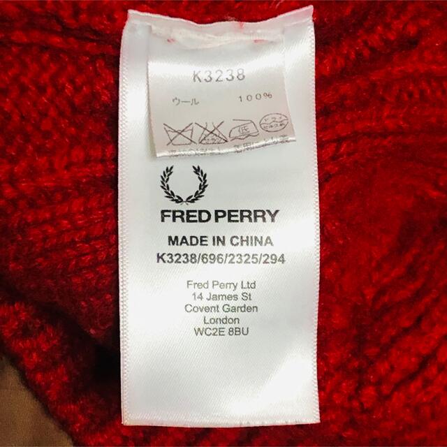 FRED PERRY(フレッドペリー)のフレッドペリー セーター ニット タートルネック 刺繍ロゴ ケーブル編み M 赤 メンズのトップス(ニット/セーター)の商品写真