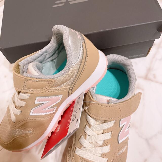 New Balance(ニューバランス)の17.0 新品　ニューバランス　スニーカー　373 ベージュ　キッズ　ジュニア キッズ/ベビー/マタニティのキッズ靴/シューズ(15cm~)(スニーカー)の商品写真