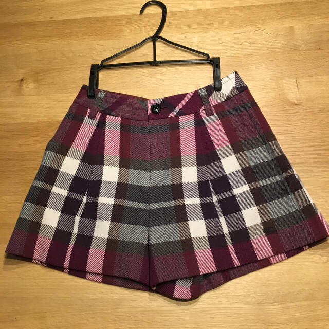 BURBERRY(バーバリー)のショートパンツ（バーバリー） レディースのパンツ(ショートパンツ)の商品写真