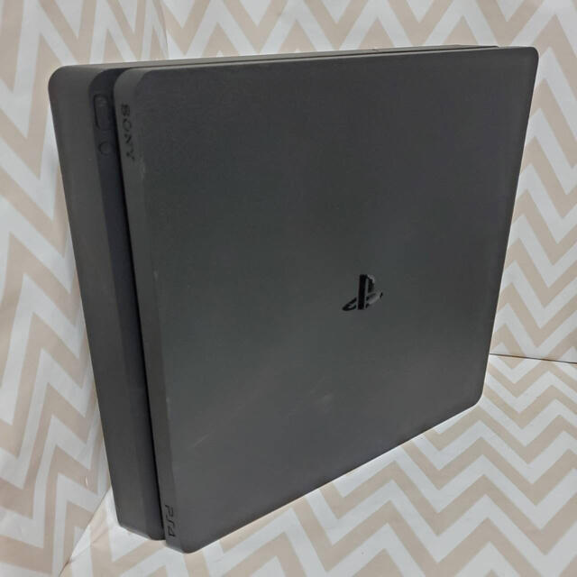 PlayStation4(プレイステーション4)の【24時間以内配送】ps4 本体  2000 PlayStation®4 エンタメ/ホビーのゲームソフト/ゲーム機本体(家庭用ゲーム機本体)の商品写真