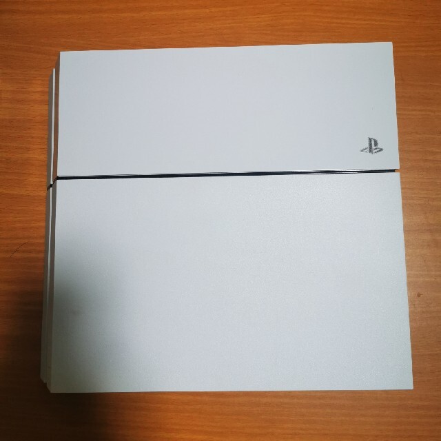 PlayStation4(プレイステーション4)のSONY　PlayStation4 CUH-1100A 500GB　WHITE エンタメ/ホビーのゲームソフト/ゲーム機本体(家庭用ゲーム機本体)の商品写真