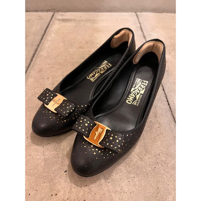 ✨新品✨ ヴァラ Salvatore Ferragamo レザー パンプス