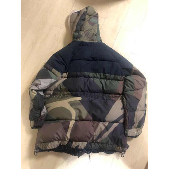 sacai - Sacai Kaws カモフラージュ ダウンジャケット サイズ1 sacai - Sacai Kaws カモフラージュ ダウンジャケット サイズ1