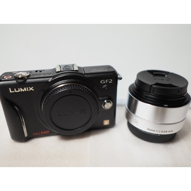 LUMIX GF2 ブラック×SIGMA 単焦点 30mm f2.8 シルバー 1