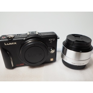 LUMIX GF2 ブラック×SIGMA 単焦点 30mm f2.8 シルバー