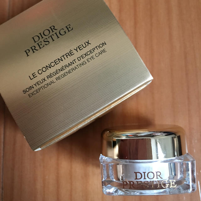 Dior(ディオール)のDior目元用クリーム未使用 コスメ/美容のスキンケア/基礎化粧品(アイケア/アイクリーム)の商品写真