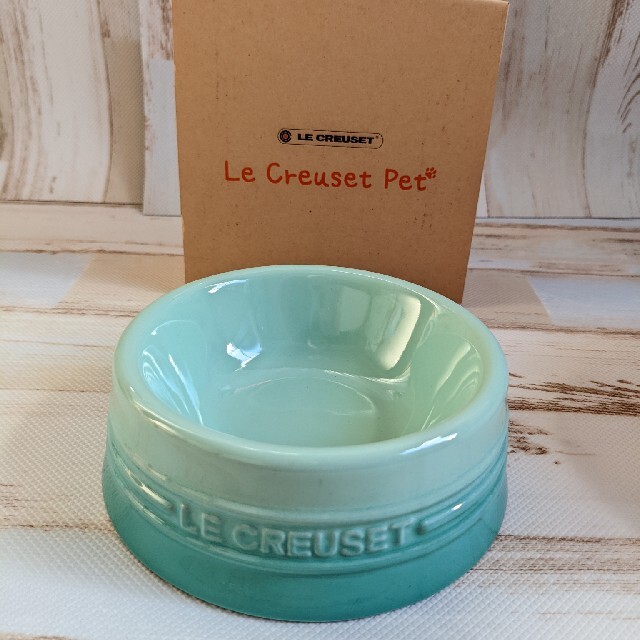 LE CREUSET(ルクルーゼ)の新品未使用 犬用　ル・クルーゼ ＳとM 2点セット その他のペット用品(犬)の商品写真