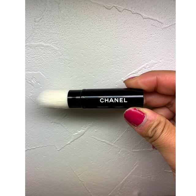 CHANEL(シャネル)のCHANEL ハイライトブラシ コスメ/美容のメイク道具/ケアグッズ(ブラシ・チップ)の商品写真