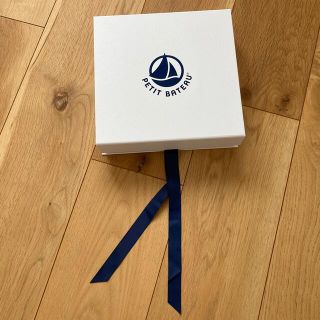 プチバトー(PETIT BATEAU)のプチバトー　ギフトボックス　メッセージカード付き(その他)