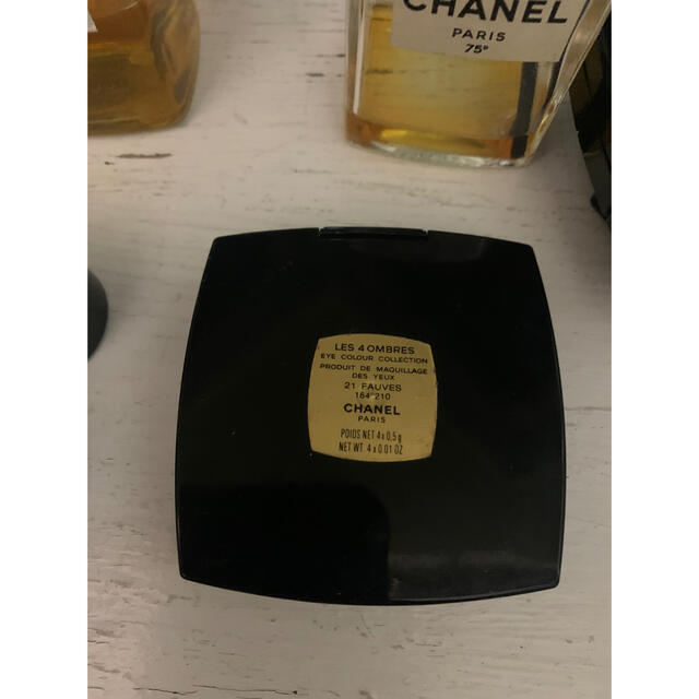 CHANEL(シャネル)のCHANEL アイシャドウ　21 コスメ/美容のベースメイク/化粧品(アイシャドウ)の商品写真