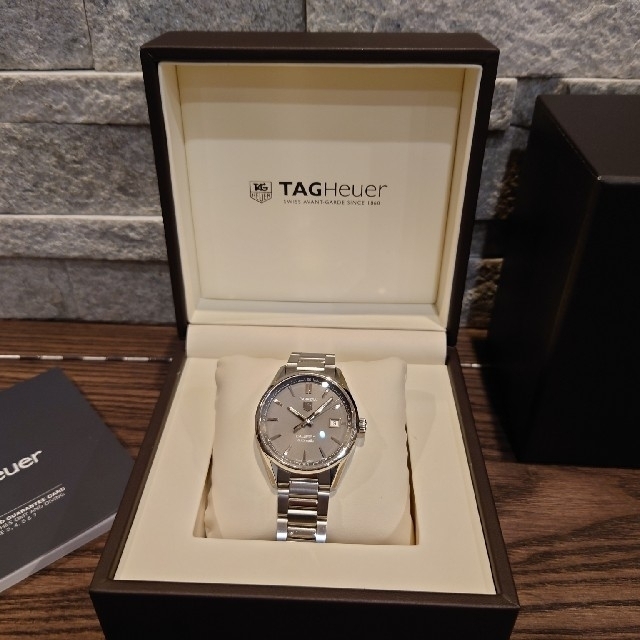 TAG Heuer(タグホイヤー)の完品/TAG Heuer(タグホイヤー)カレラ キャリバー5/グレー/自動巻き メンズの時計(腕時計(アナログ))の商品写真