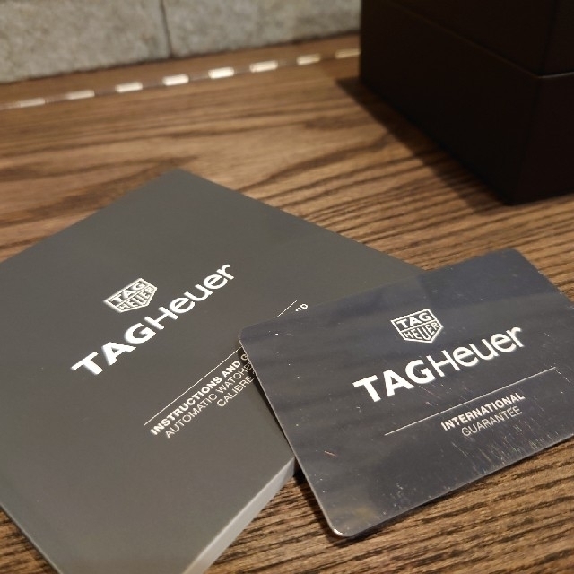 TAG Heuer(タグホイヤー)の完品/TAG Heuer(タグホイヤー)カレラ キャリバー5/グレー/自動巻き メンズの時計(腕時計(アナログ))の商品写真