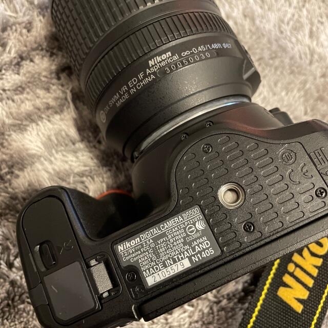 Nikon(ニコン)の大幅値下げ‼️‼️【人気商品/ケース付き】Nikon D5500 一眼レフ スマホ/家電/カメラのカメラ(デジタル一眼)の商品写真