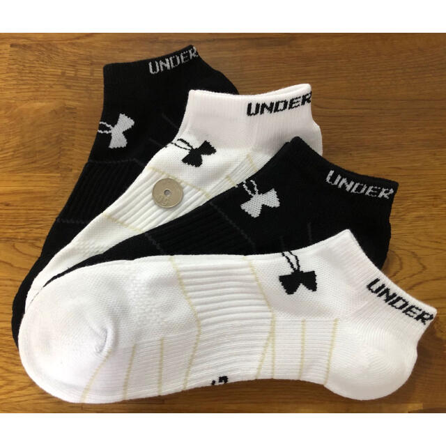 UNDER ARMOUR(アンダーアーマー)の新品アンダーアーマーUNDER ARMOUR メンズソックス4足セット201 メンズのレッグウェア(ソックス)の商品写真