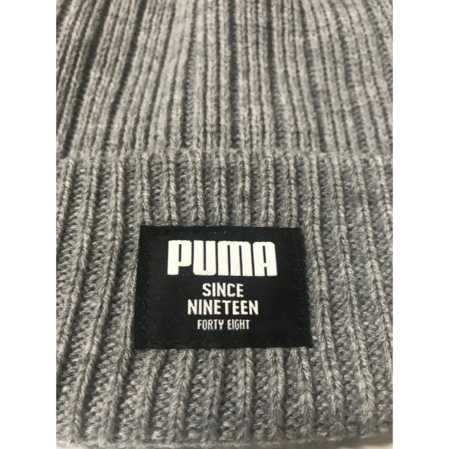 PUMA(プーマ)のプーマ ニット帽 リブクラシックビーニー　グレー メンズの帽子(ニット帽/ビーニー)の商品写真