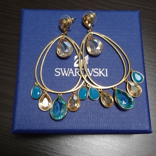 SWAROVSKI ピアス