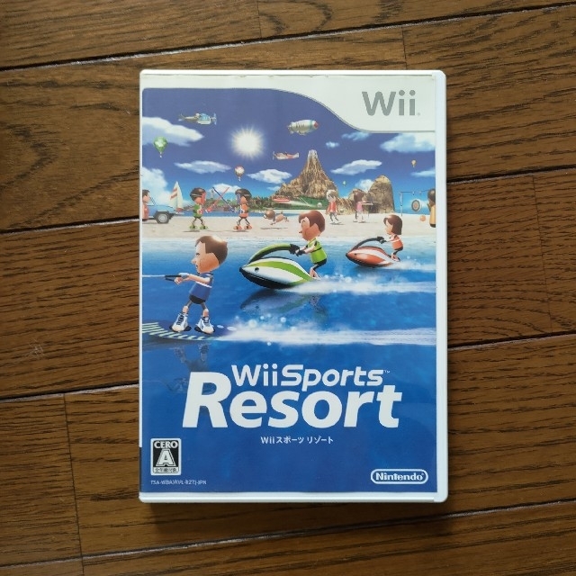 Nintendo Wii 本体 RVL-S-KJ　＋ソフト4本 エンタメ/ホビーのゲームソフト/ゲーム機本体(家庭用ゲーム機本体)の商品写真