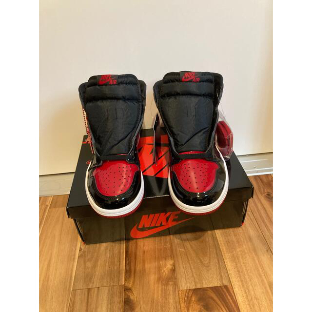 NIKE(ナイキ)の NIKE AIR JORDAN 1 PATENT BRED 26.5 メンズの靴/シューズ(スニーカー)の商品写真