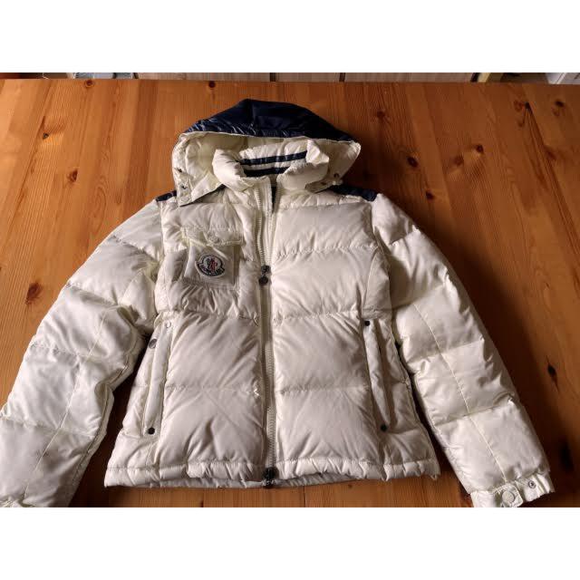 MONCLER(モンクレール)のクリーニング済 美品☆MONCLER モンクレール☆オフホワイトダウンジャケット メンズのジャケット/アウター(ダウンジャケット)の商品写真