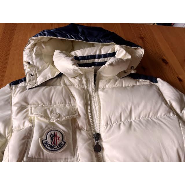 MONCLER(モンクレール)のクリーニング済 美品☆MONCLER モンクレール☆オフホワイトダウンジャケット メンズのジャケット/アウター(ダウンジャケット)の商品写真