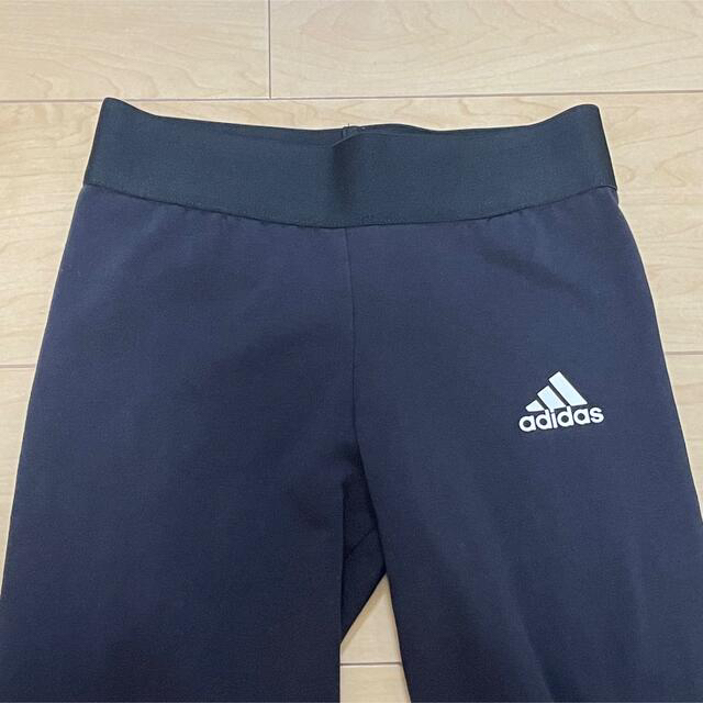 adidas(アディダス)のadidas 黒 レギンス size150 キッズ/ベビー/マタニティのキッズ服女の子用(90cm~)(パンツ/スパッツ)の商品写真