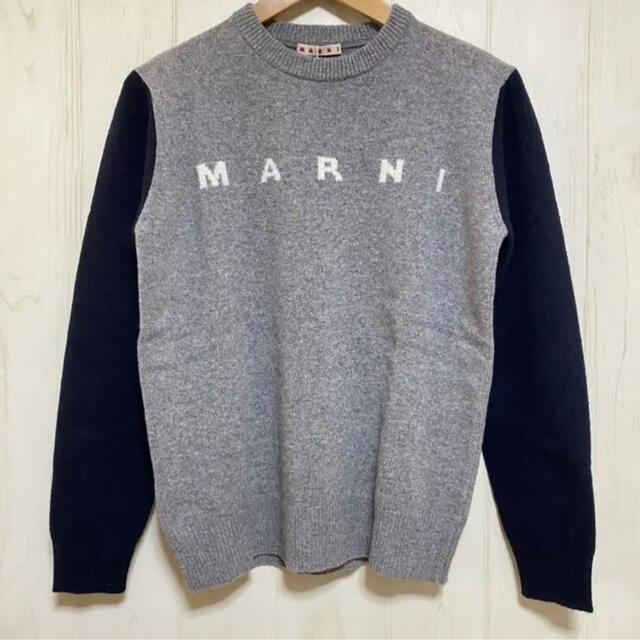 Marni(マルニ)の人気☆MARNI kidsロゴ セーター グレー×ネイビー12Y 150㎝☆希少 レディースのトップス(ニット/セーター)の商品写真