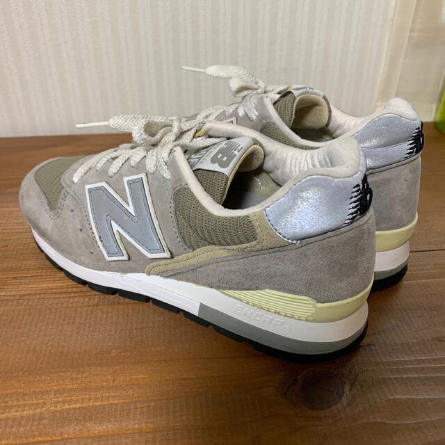 New Balance(ニューバランス)のニューバランス M996 made in USA 24cmライトグレー レディースの靴/シューズ(スニーカー)の商品写真