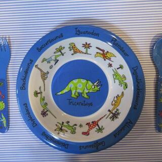 ファミリア(familiar)のティレルカッツ　恐竜　子供用食器　スプーン　フォーク　メラミン皿　ダイナソー　(プレート/茶碗)