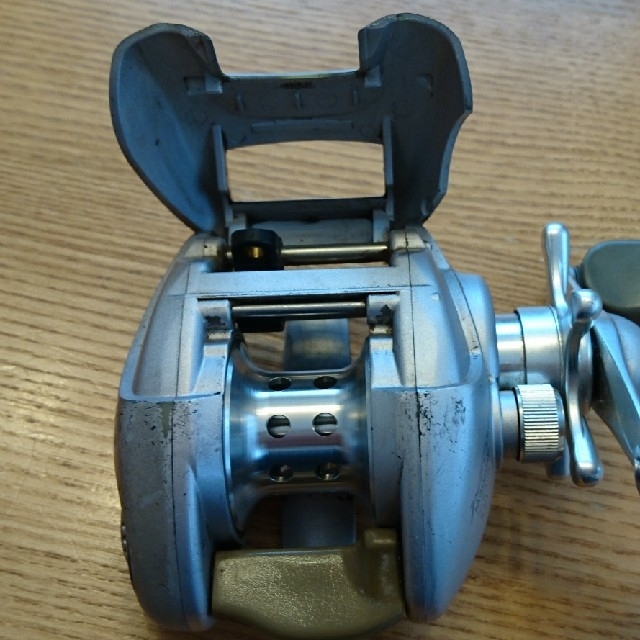 RYOBI - RYOBI イクシオーネ M300RF ベイトリールの通販 by へい RYOBI - RYOBI イクシオーネ M300RF ベイトリールの通販 by へい