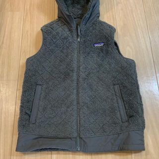 パタゴニア(patagonia)のパタゴニア　リバーシルフリースベスト　女性　Ｍサイズ美品(ベスト/ジレ)