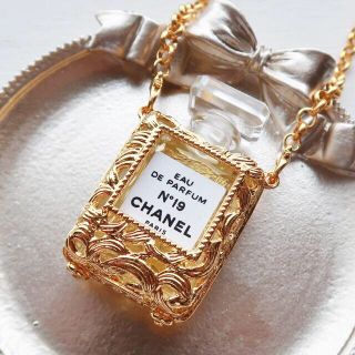 CHANEL - 未使用 本物 シャネル CHANEL No.19 香水瓶 ミニボトル