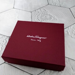 サルヴァトーレフェラガモ(Salvatore Ferragamo)のフェラガモの箱(ショップ袋)