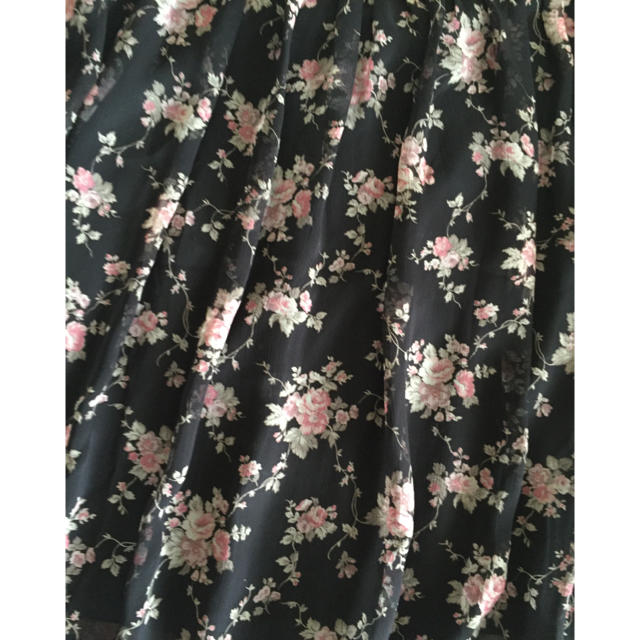 L'EST ROSE(レストローズ)のL'ESTROSE♡お花柄スカート レディースのスカート(ひざ丈スカート)の商品写真
