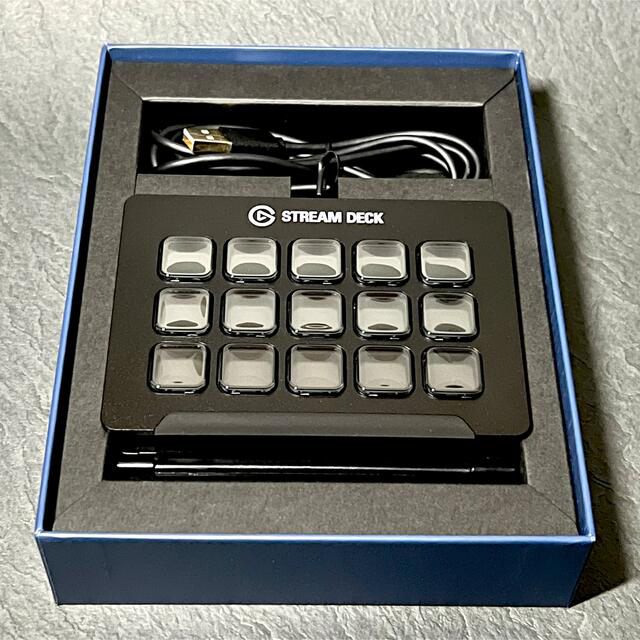 【美品・送料無料】elgato STREAM DECK スマホ/家電/カメラのPC/タブレット(PC周辺機器)の商品写真