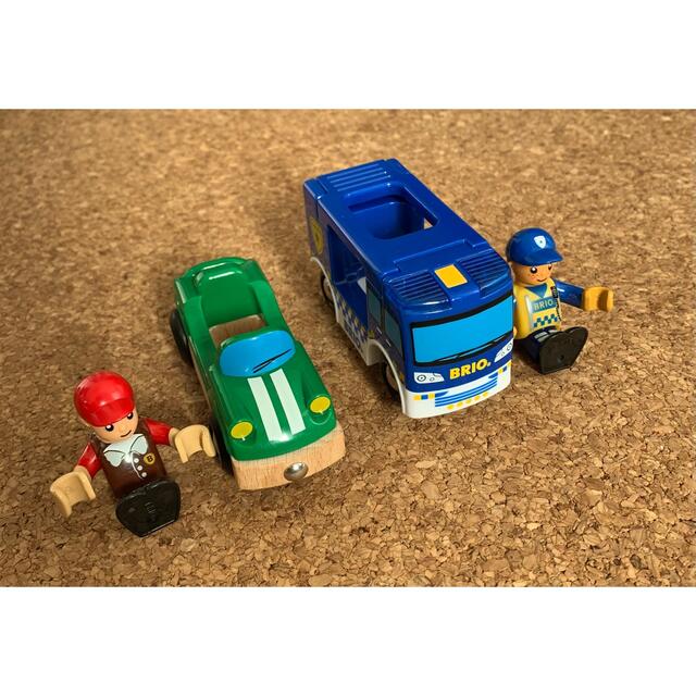 BRIO(ブリオ)のブリオ　車3台　新幹線セット キッズ/ベビー/マタニティのおもちゃ(電車のおもちゃ/車)の商品写真