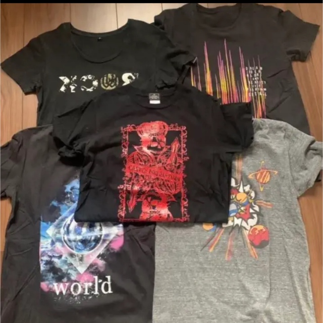 strawberry様専用　UVERworld  Tシャツグッズ　サイン　DVD エンタメ/ホビーのタレントグッズ(ミュージシャン)の商品写真