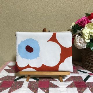 マリメッコ(marimekko)の【セール】マリメッコ  生地　ハンドメイド　20cmファスナーフラットポーチ(ポーチ)