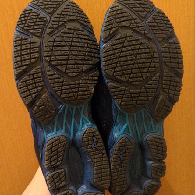 MIZUNO(ミズノ)のミズノ mizuno ウエーブシャドウ 3　ネイビー　27.0cm メンズの靴/シューズ(スニーカー)の商品写真