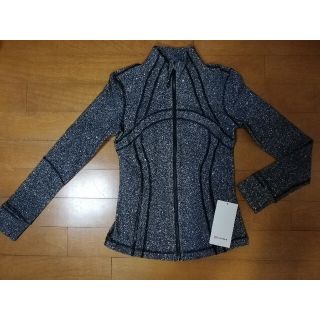 ルルレモン(lululemon)のルルレモン　ディファインジャケット　新品タグ付き　グレー サイズ6(ヨガ)