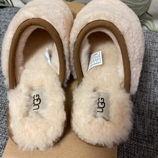 UGG(アグ)のemi様専用☆本日限定値下げ！UGG☆スリッパ　ルームシューズ インテリア/住まい/日用品のインテリア小物(スリッパ/ルームシューズ)の商品写真