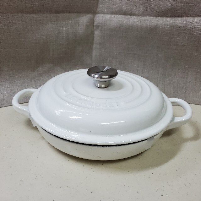 LE CREUSET(ルクルーゼ)のル・クルーゼ　ビュッフェ・キャセロール 18cm インテリア/住まい/日用品のキッチン/食器(鍋/フライパン)の商品写真