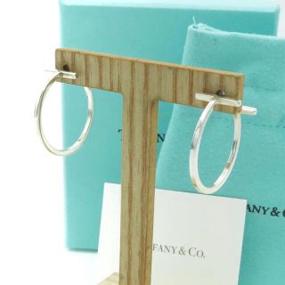 ティファニー(Tiffany & Co.)のラスト値下げ【希少 美品】ティファニー Tフープ ピアス EE9(ピアス)