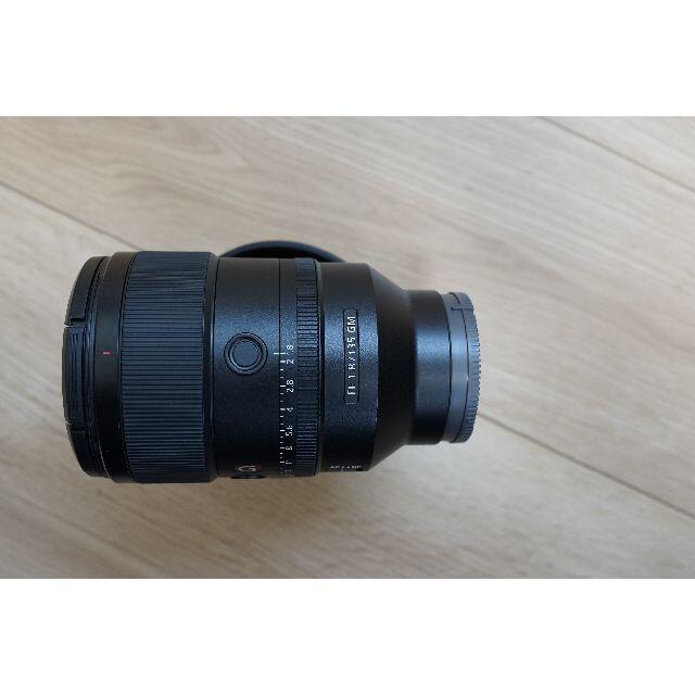 SONY(ソニー)の【美品】SONY FE 135mm F1.8 GM SEL135F18GM スマホ/家電/カメラのカメラ(レンズ(単焦点))の商品写真